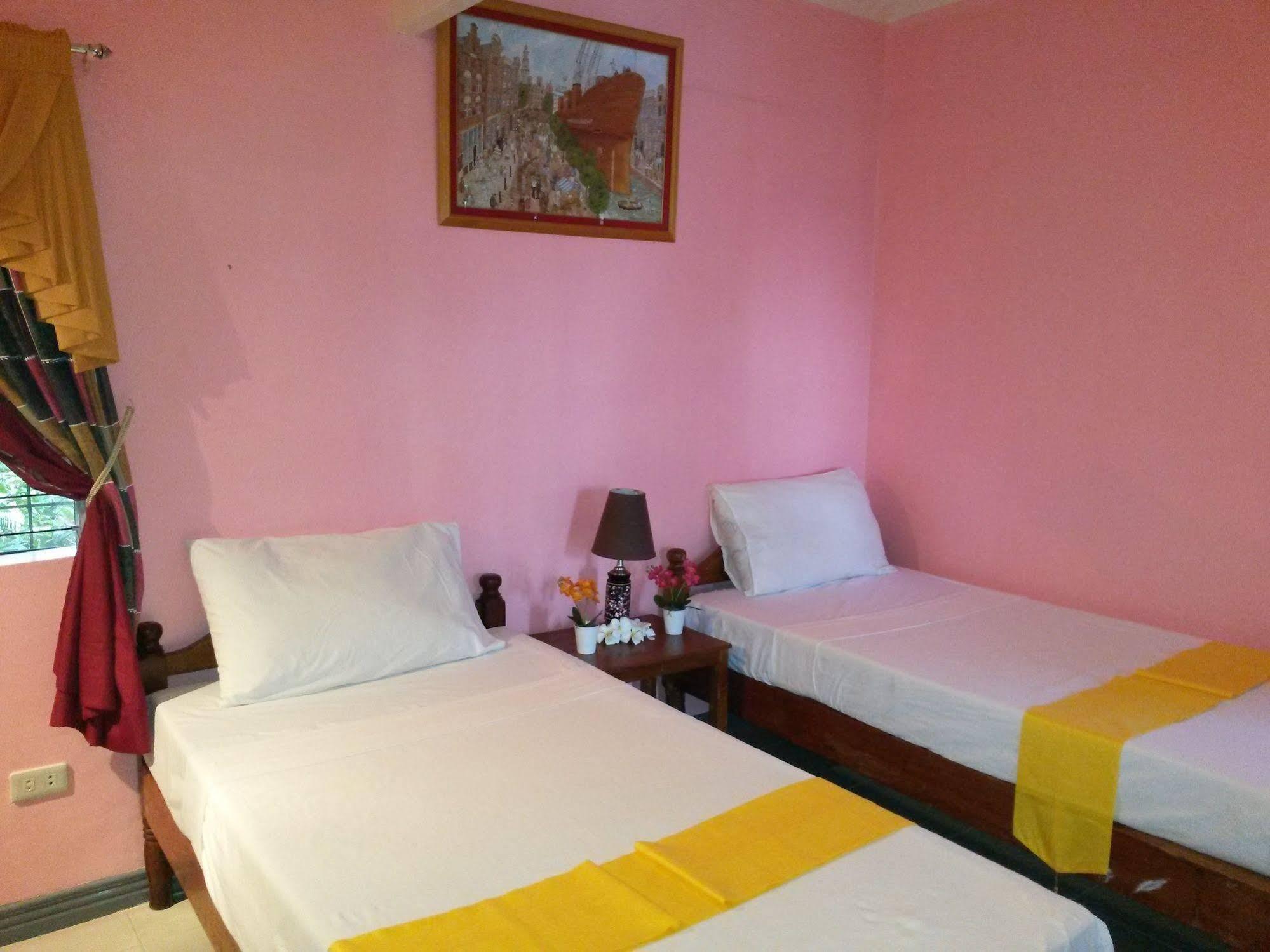 Reddoorz Premium @ Flower Beach Anda Anda  Exterior foto