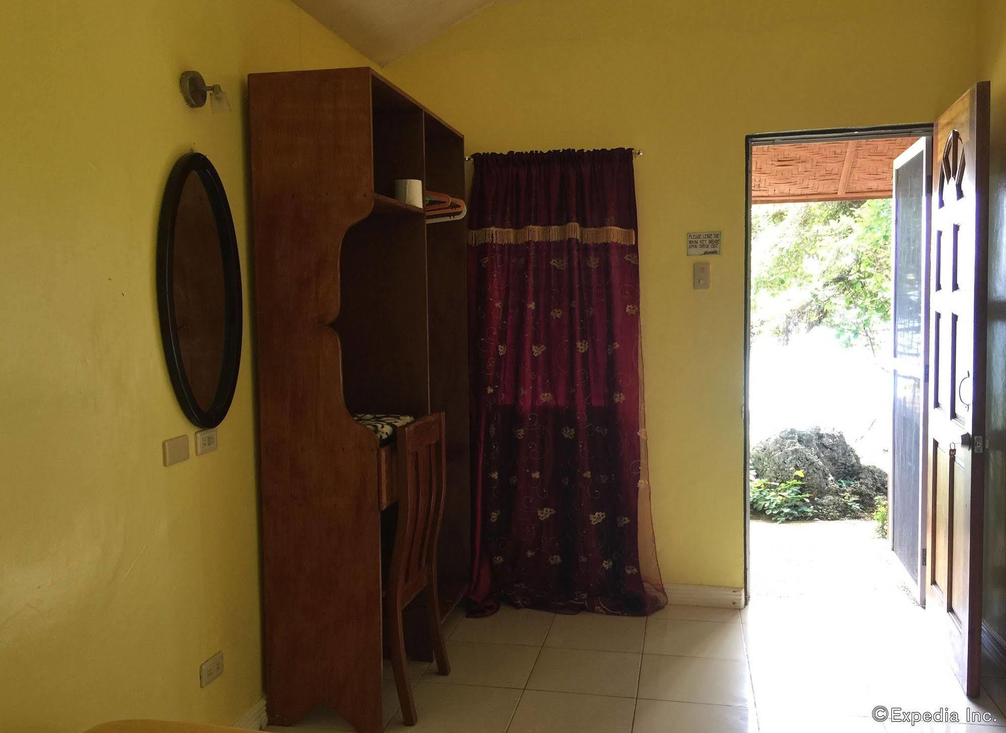 Reddoorz Premium @ Flower Beach Anda Anda  Exterior foto